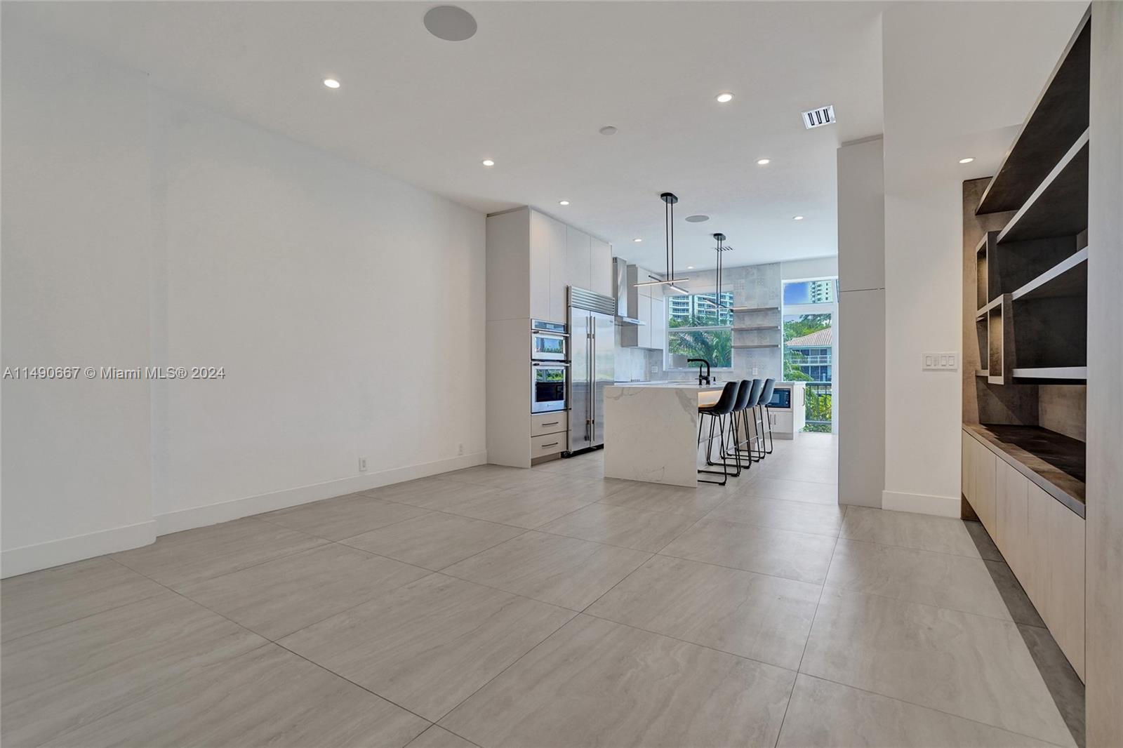 3757 NE 208th Ter