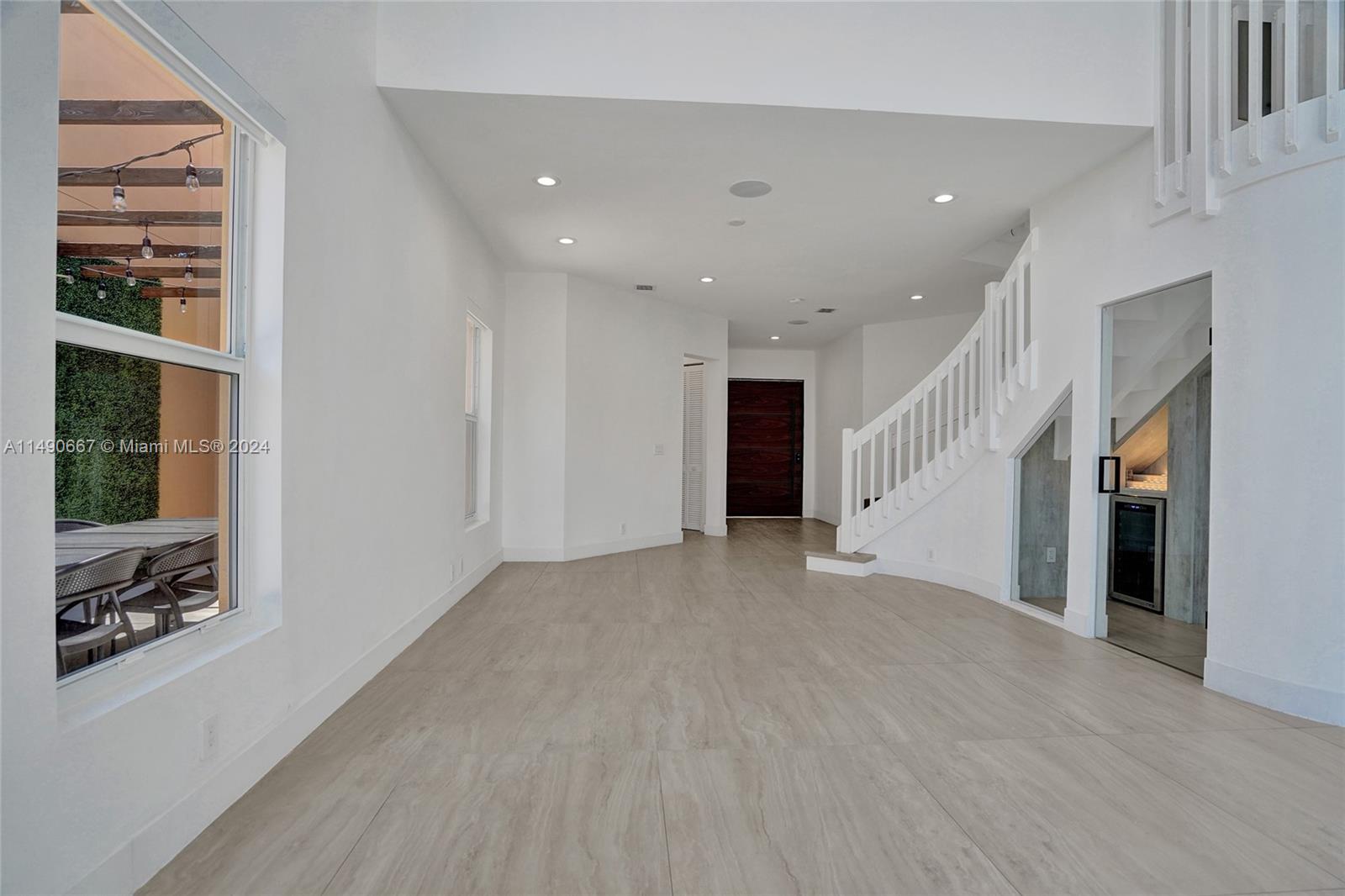3757 NE 208th Ter