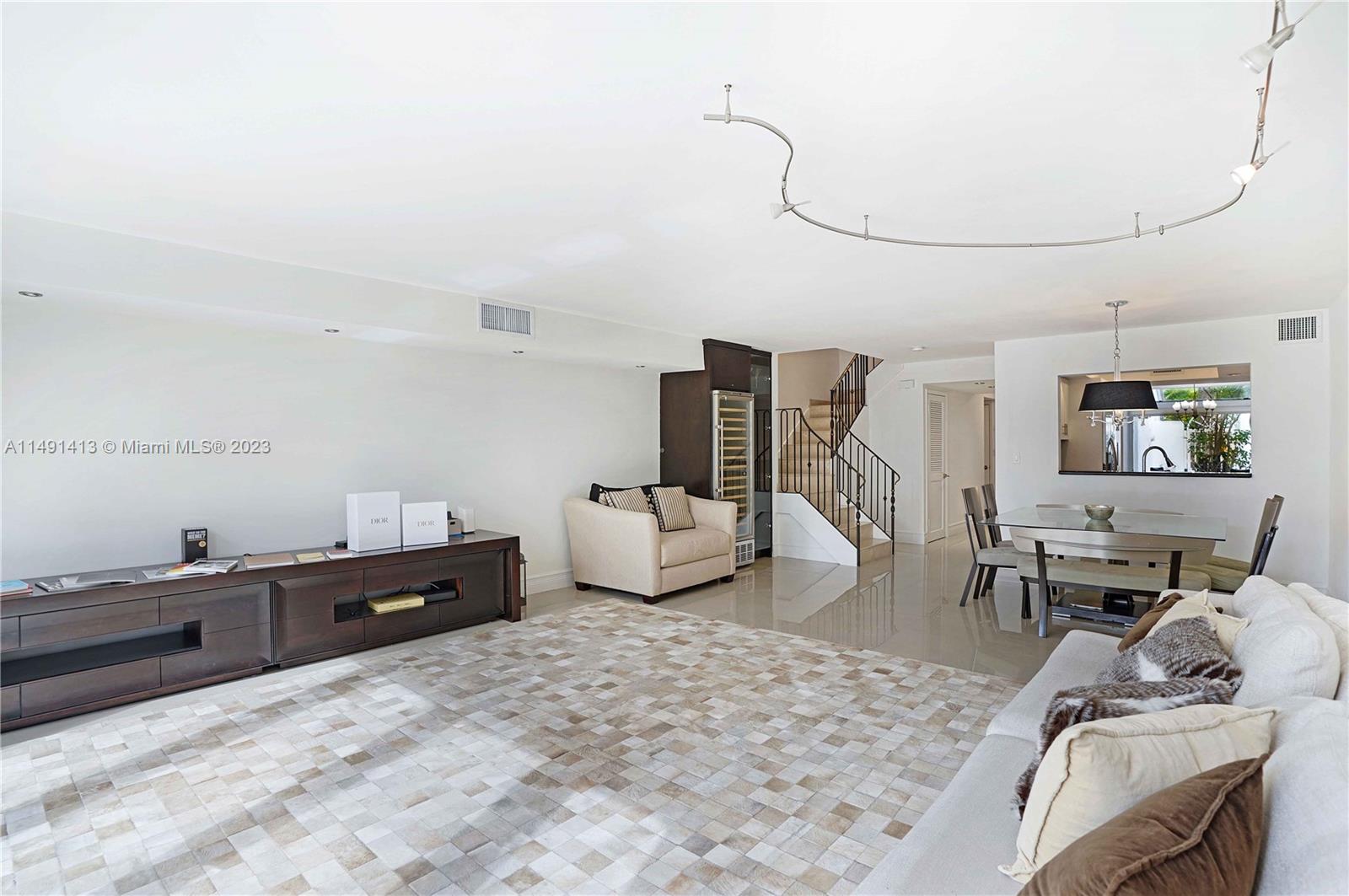 3762 NE 209th Ter Unit: 3762