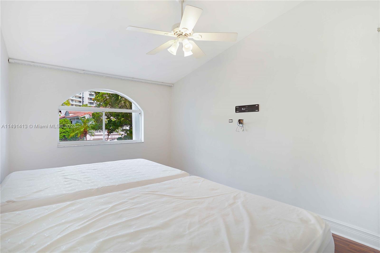 3762 NE 209th Ter Unit: 3762