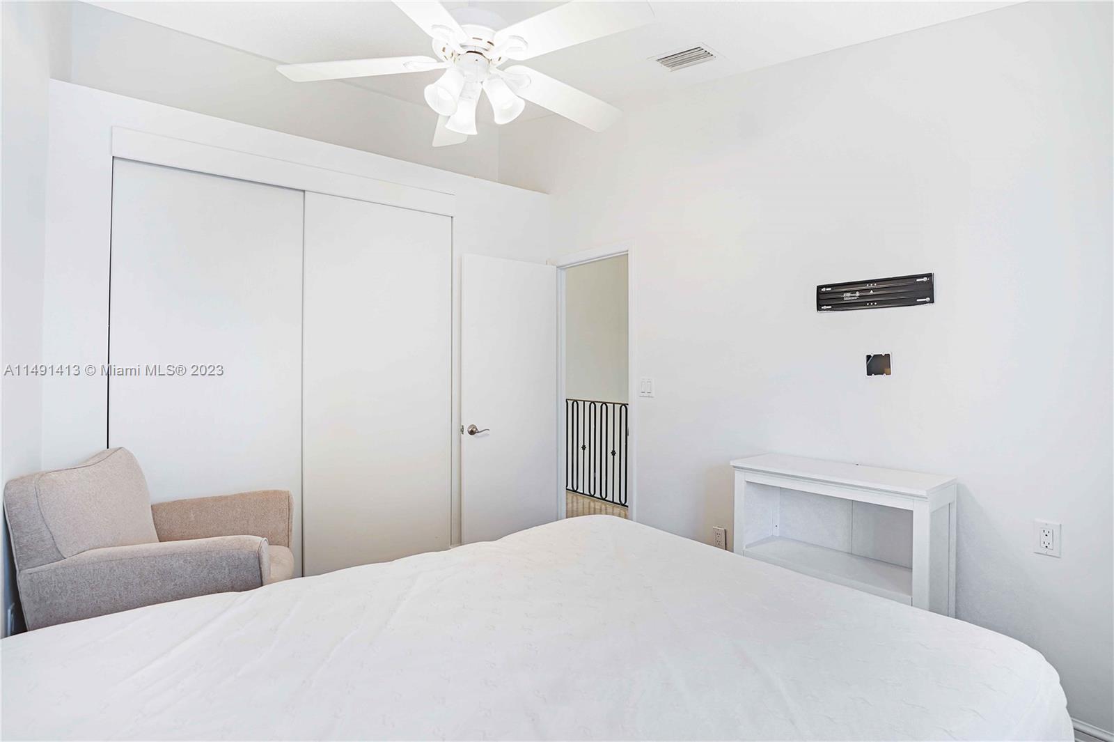 3762 NE 209th Ter Unit: 3762