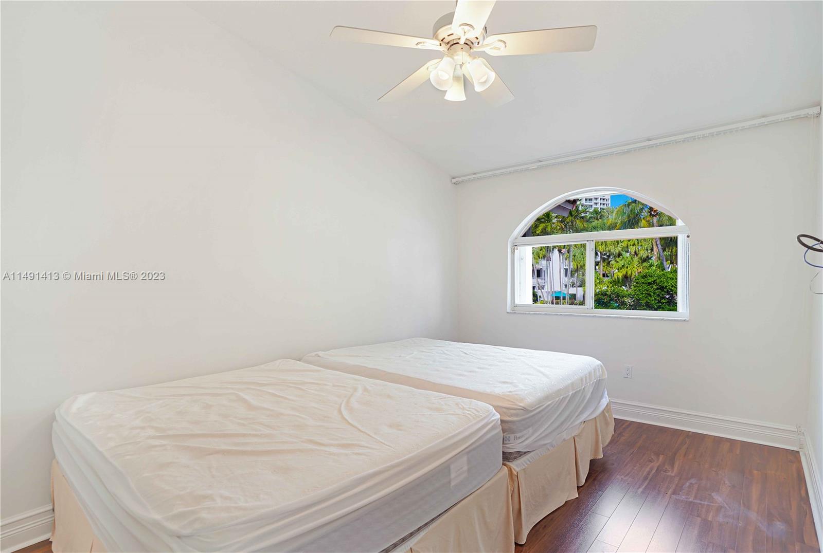 3762 NE 209th Ter Unit: 3762