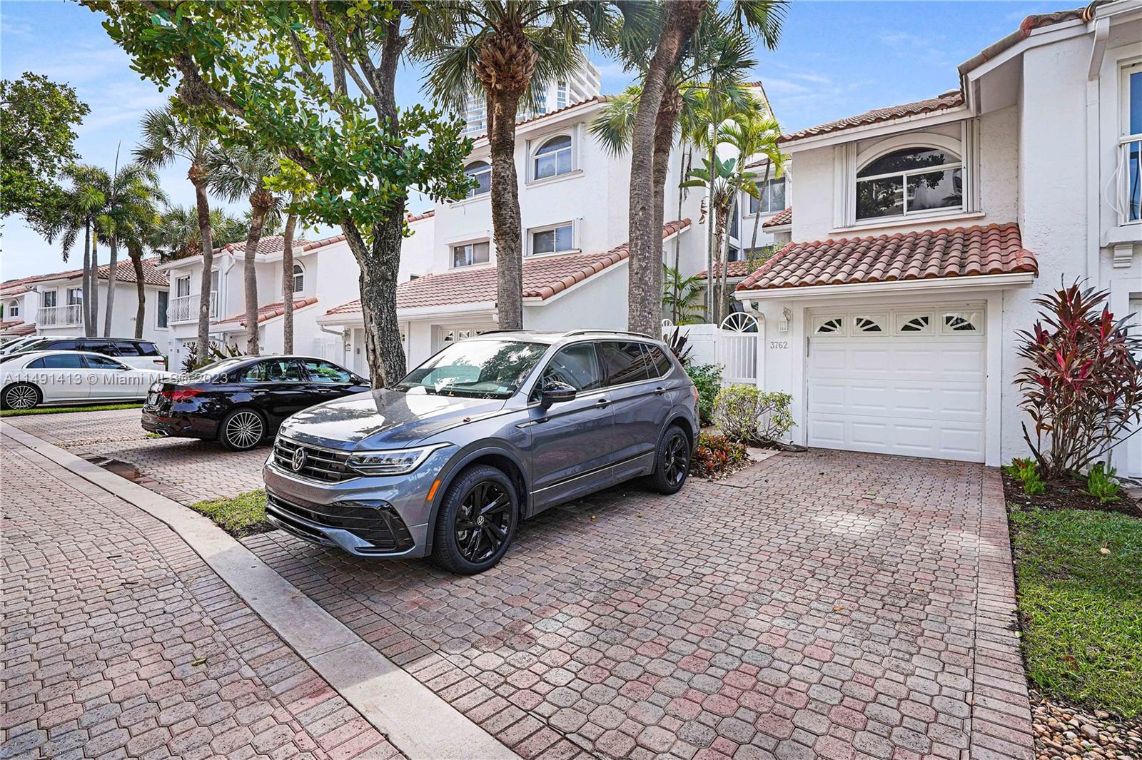 3762 NE 209th Ter Unit: 3762