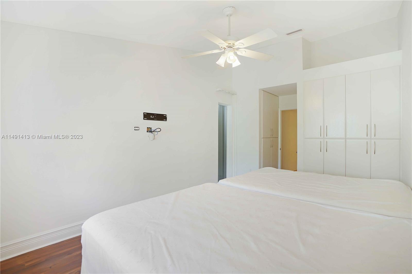 3762 NE 209th Ter Unit: 3762
