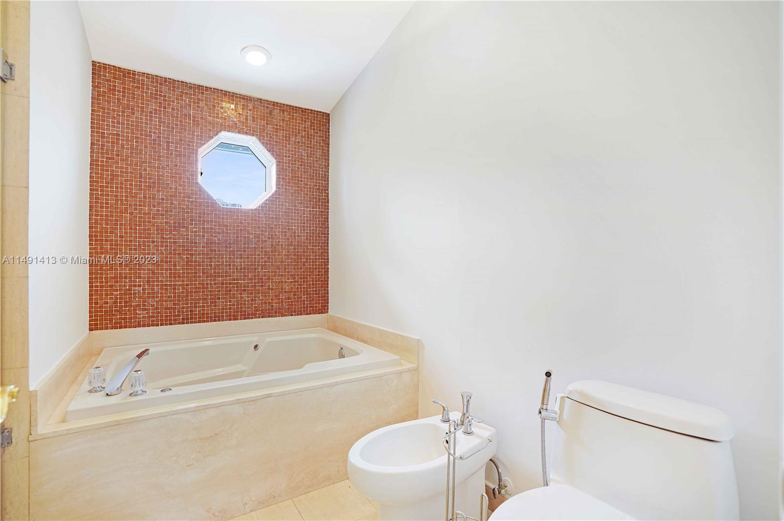 3762 NE 209th Ter Unit: 3762