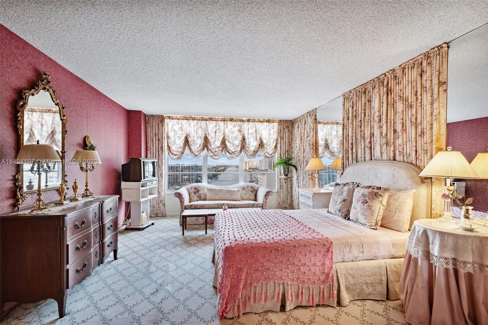 3800 S Ocean Dr Unit: 1105