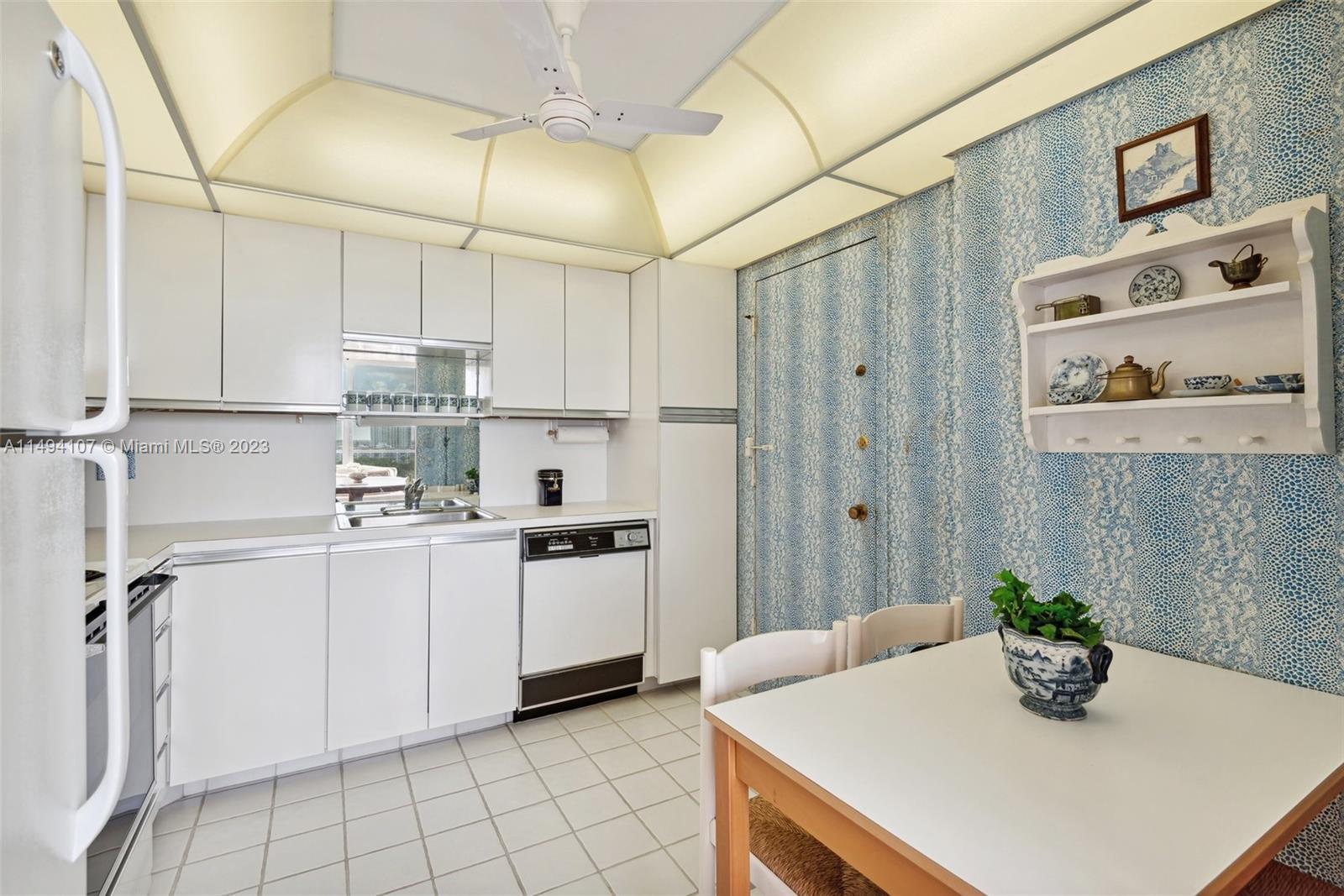 3800 S Ocean Dr Unit: 1105