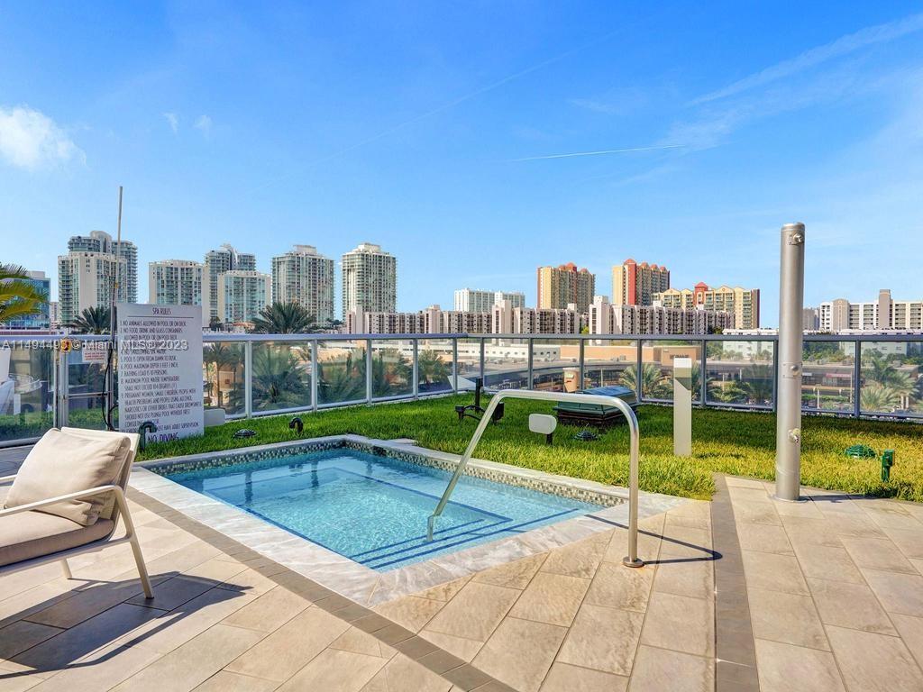 17121 Collins Ave Unit: 3905/3904