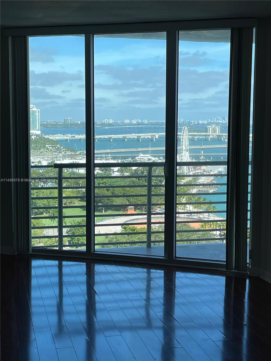 325 S Biscayne Blvd Unit: 2218