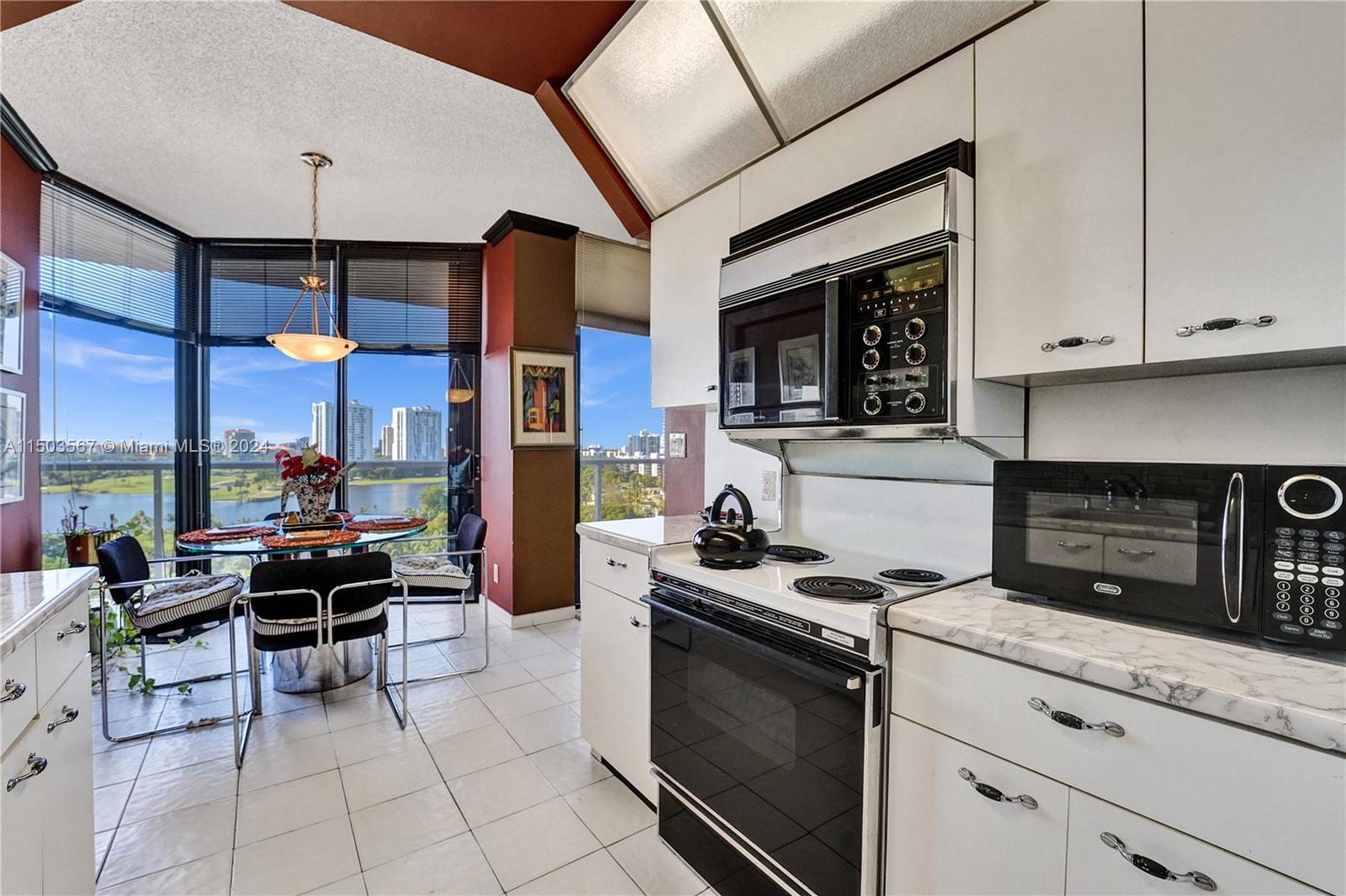 20281 E Country Club Dr Unit: 903