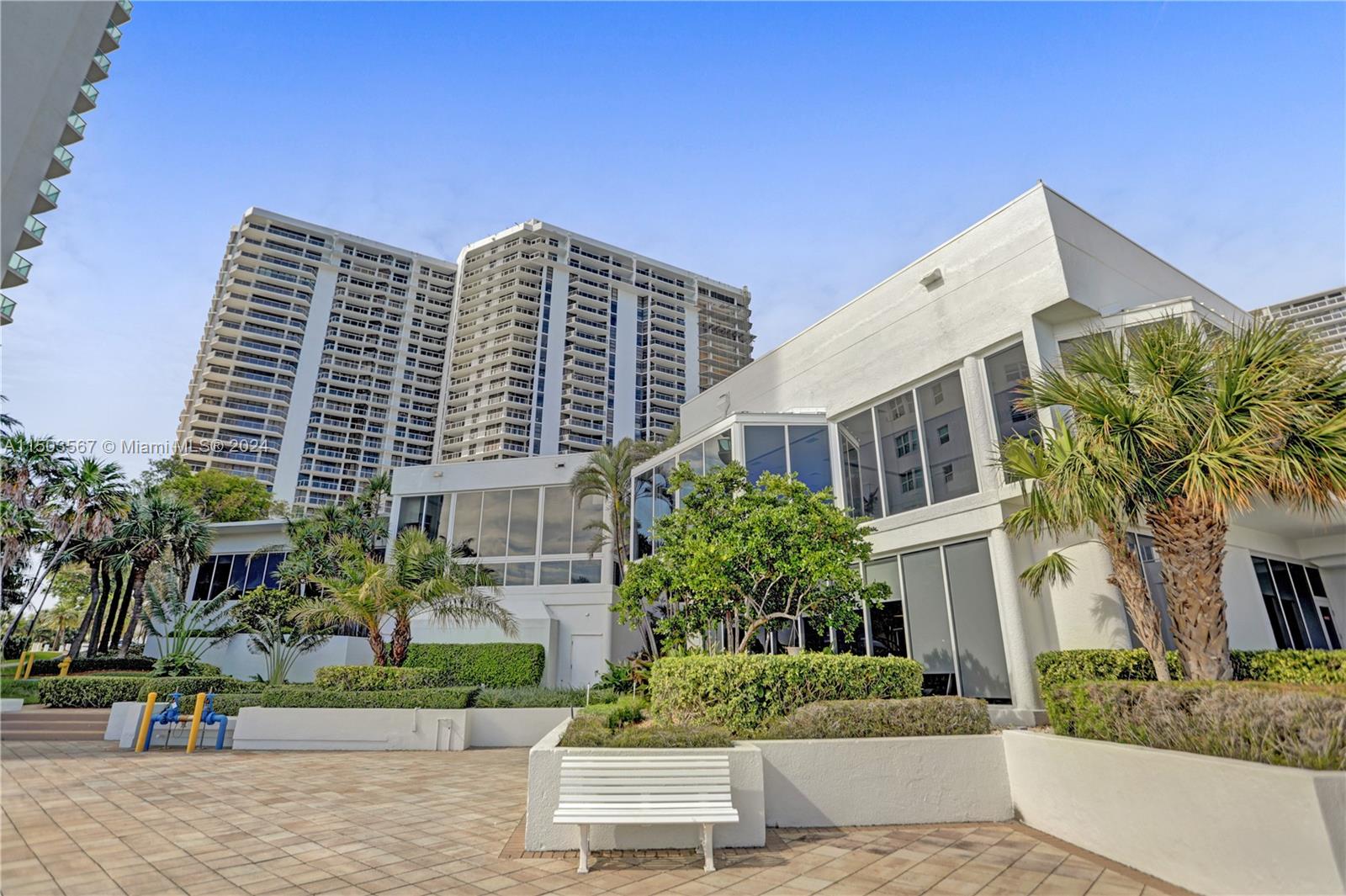 20281 E Country Club Dr Unit: 903