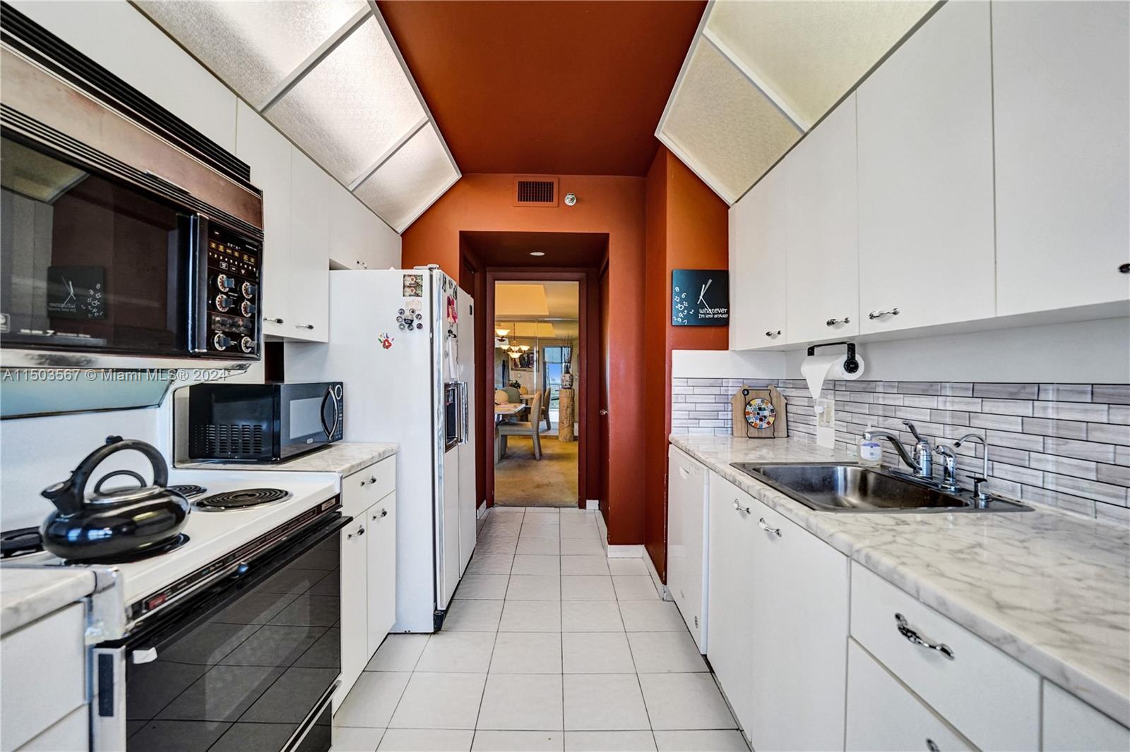 20281 E Country Club Dr Unit: 903