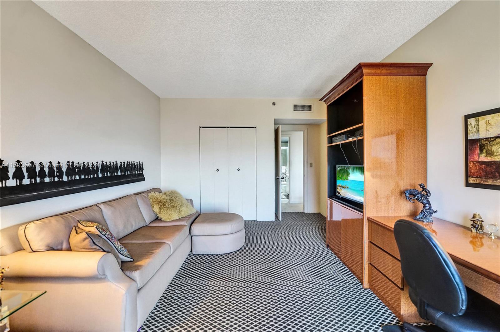 20281 E Country Club Dr Unit: 903