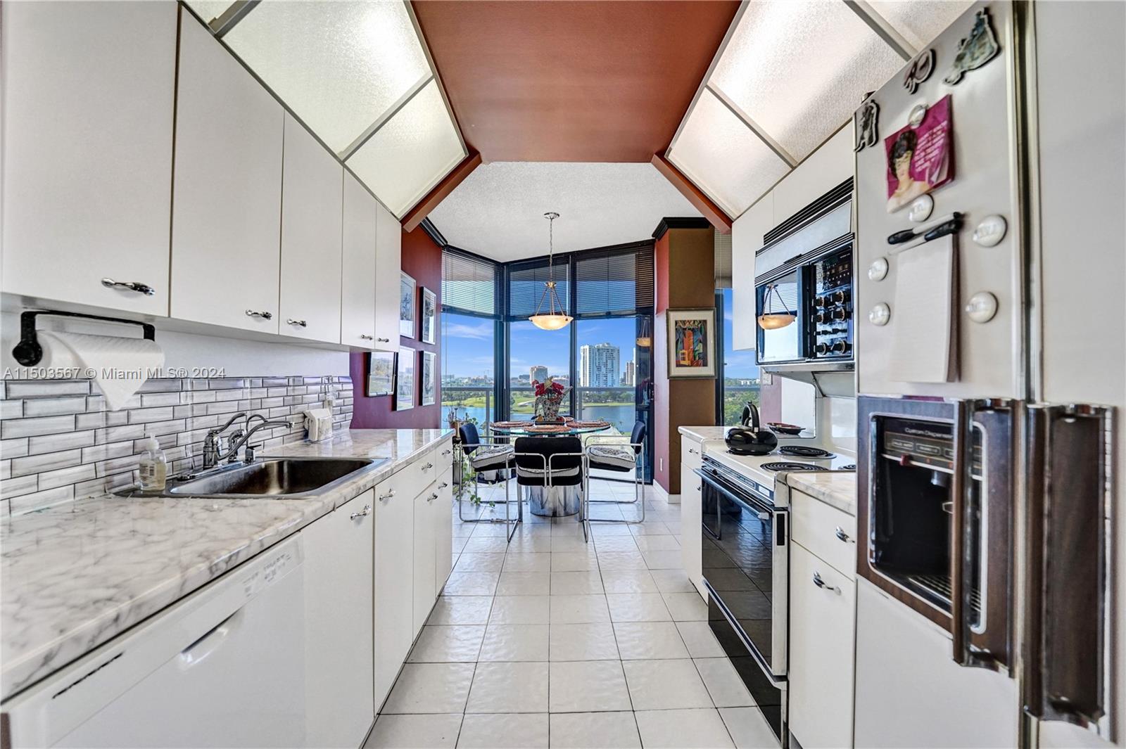 20281 E Country Club Dr Unit: 903