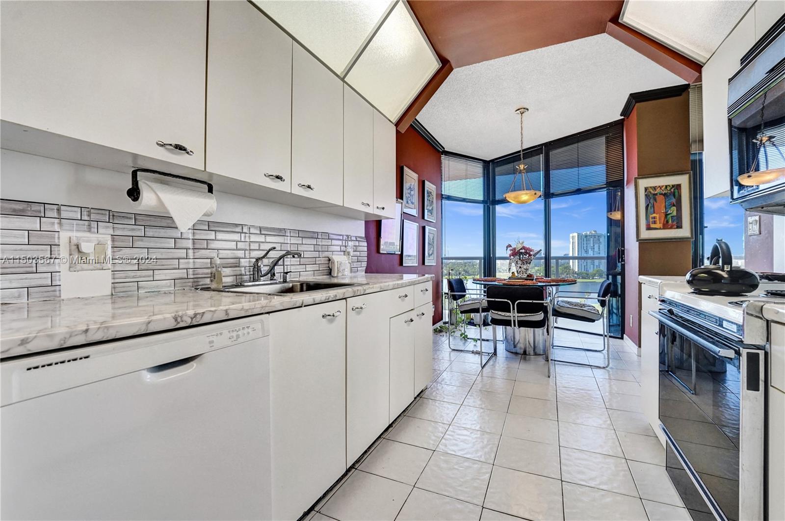 20281 E Country Club Dr Unit: 903