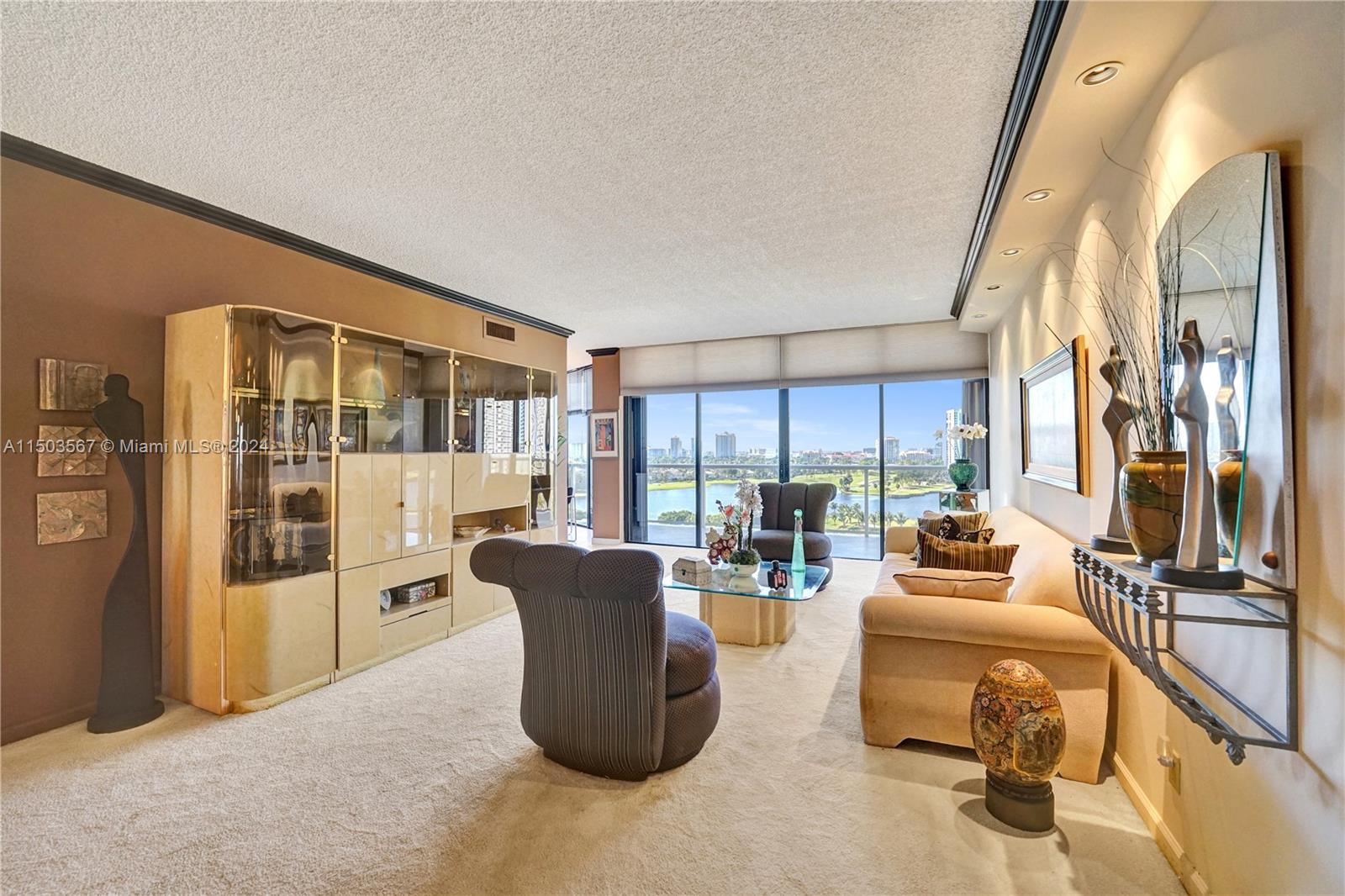 20281 E Country Club Dr Unit: 903