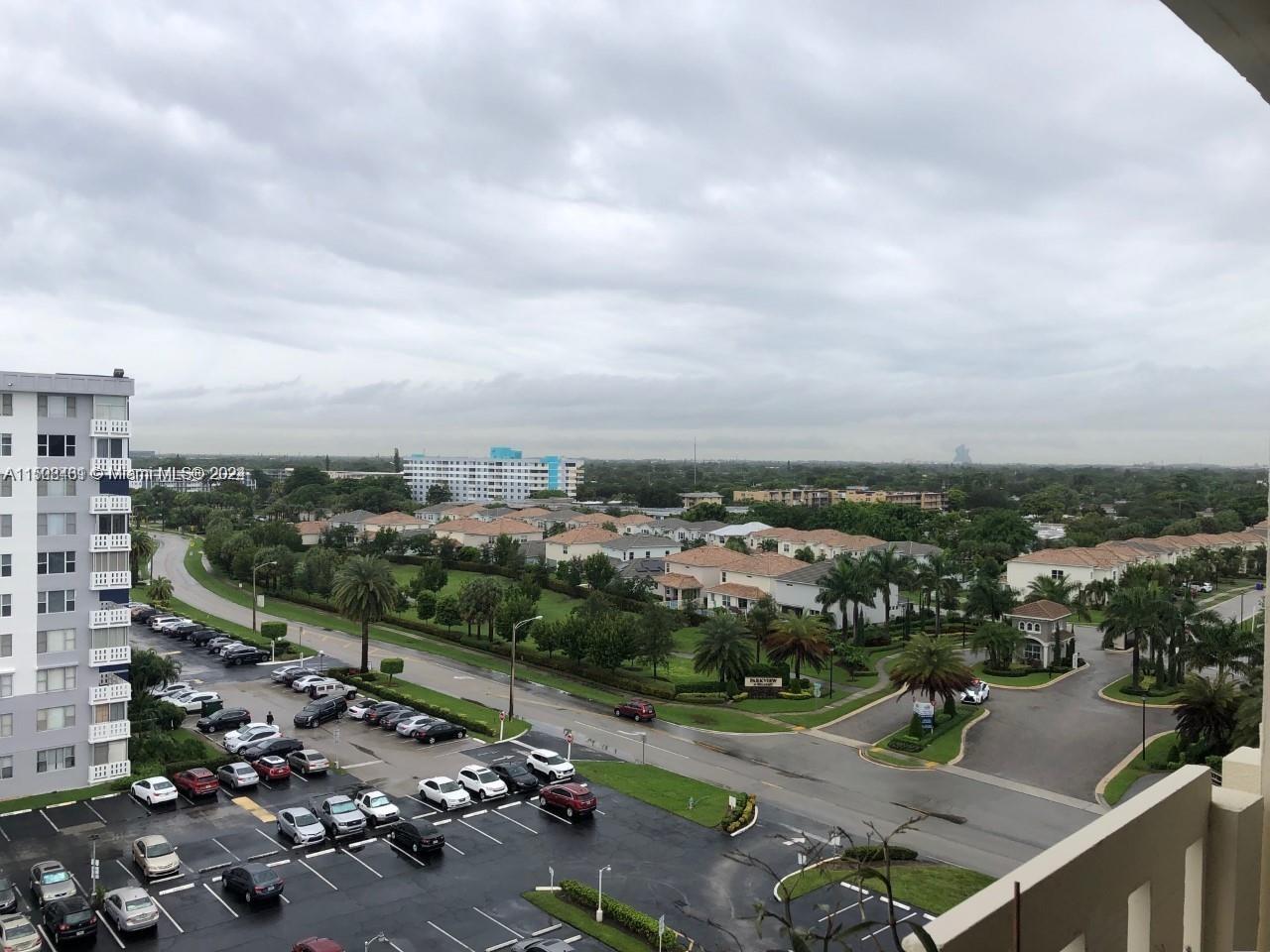 4330 Hillcrest Dr Unit: 916