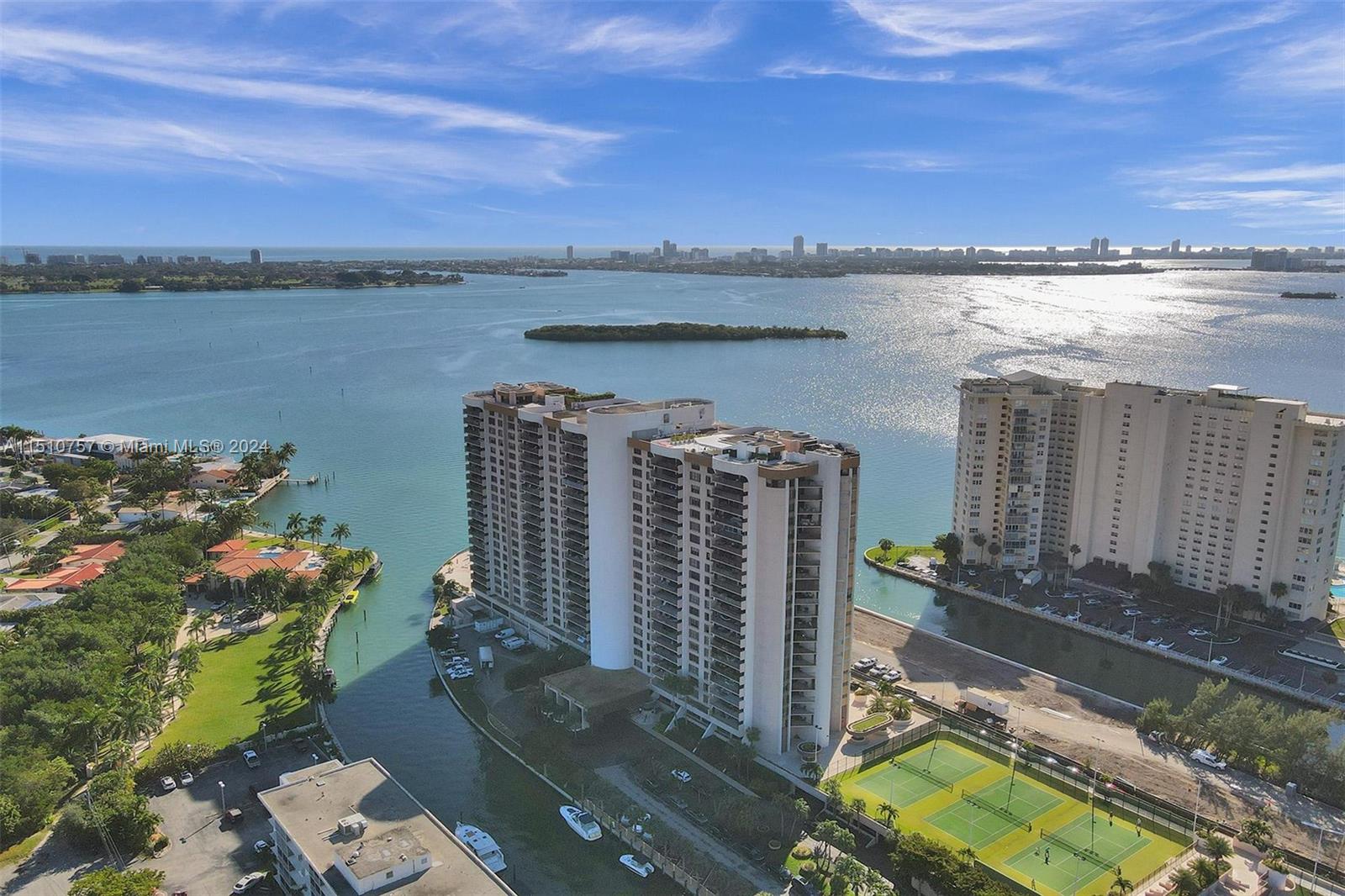 1800 NE 114th St Unit: PH07
