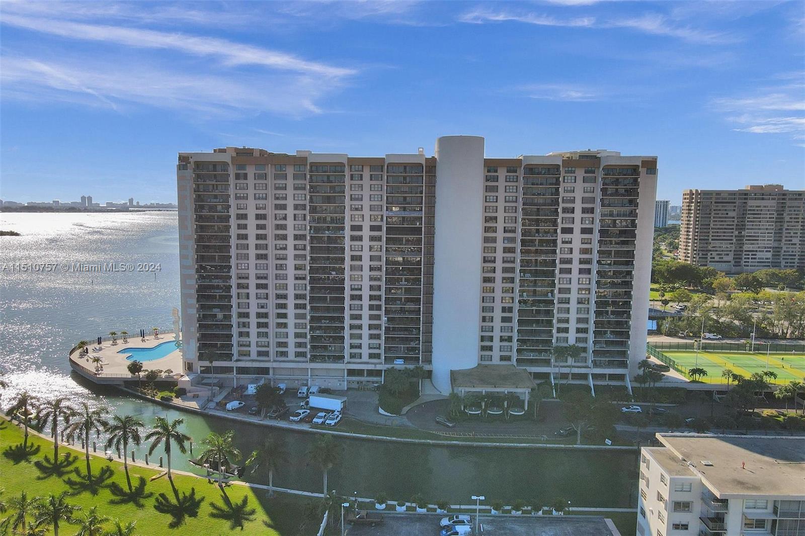1800 NE 114th St Unit: PH07