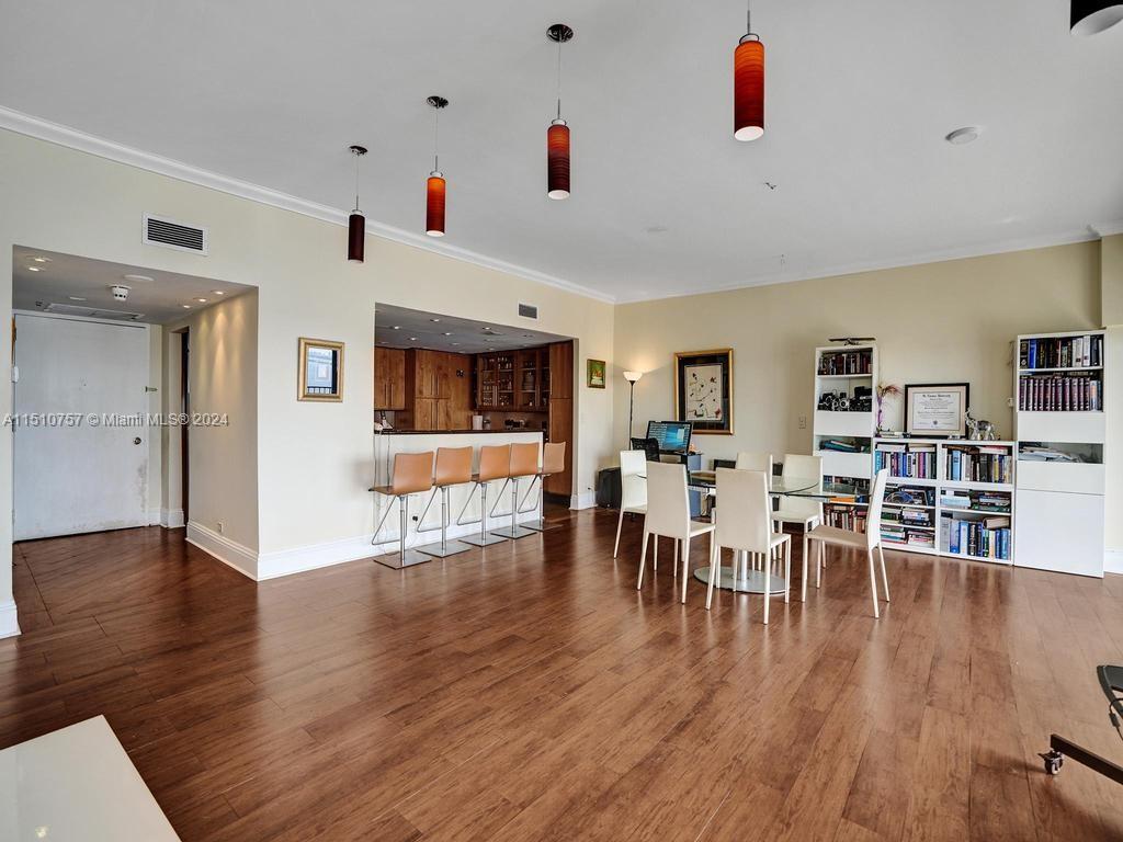 1800 NE 114th St Unit: PH07
