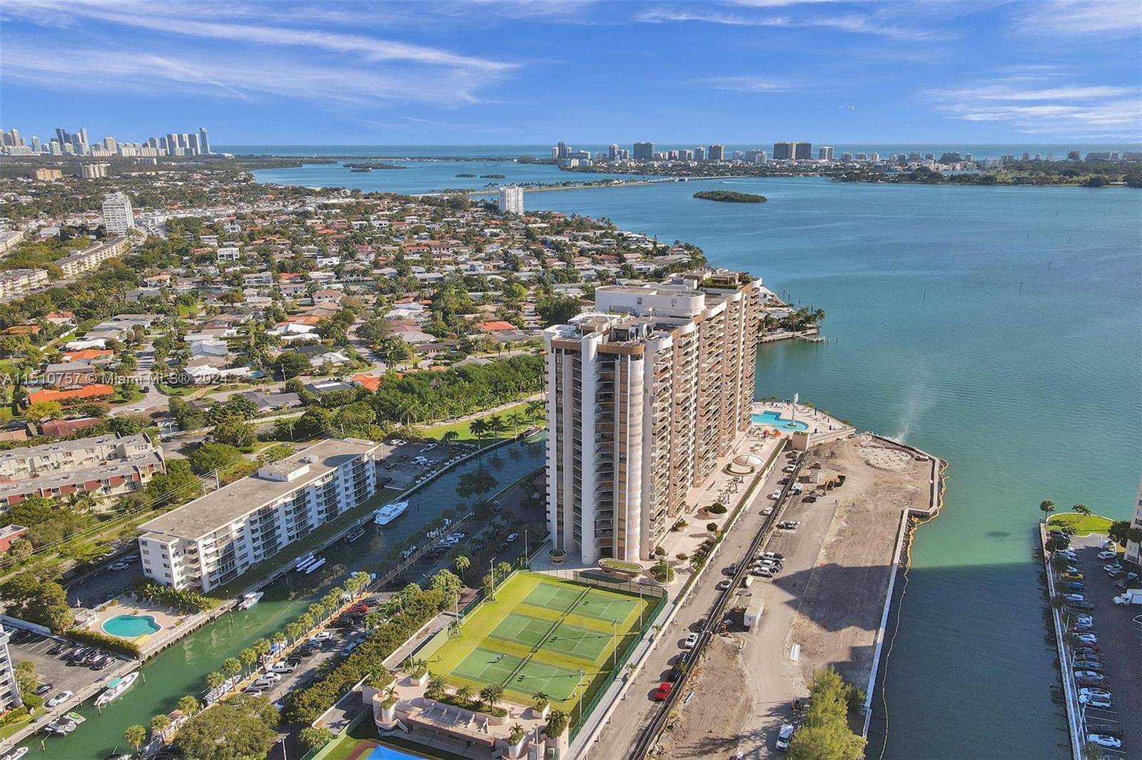 1800 NE 114th St Unit: PH07