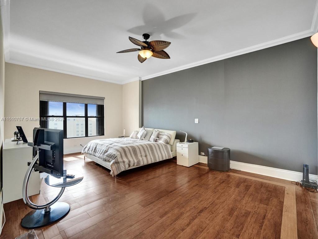 1800 NE 114th St Unit: PH07
