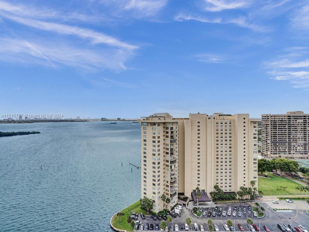 1800 NE 114th St Unit: PH07