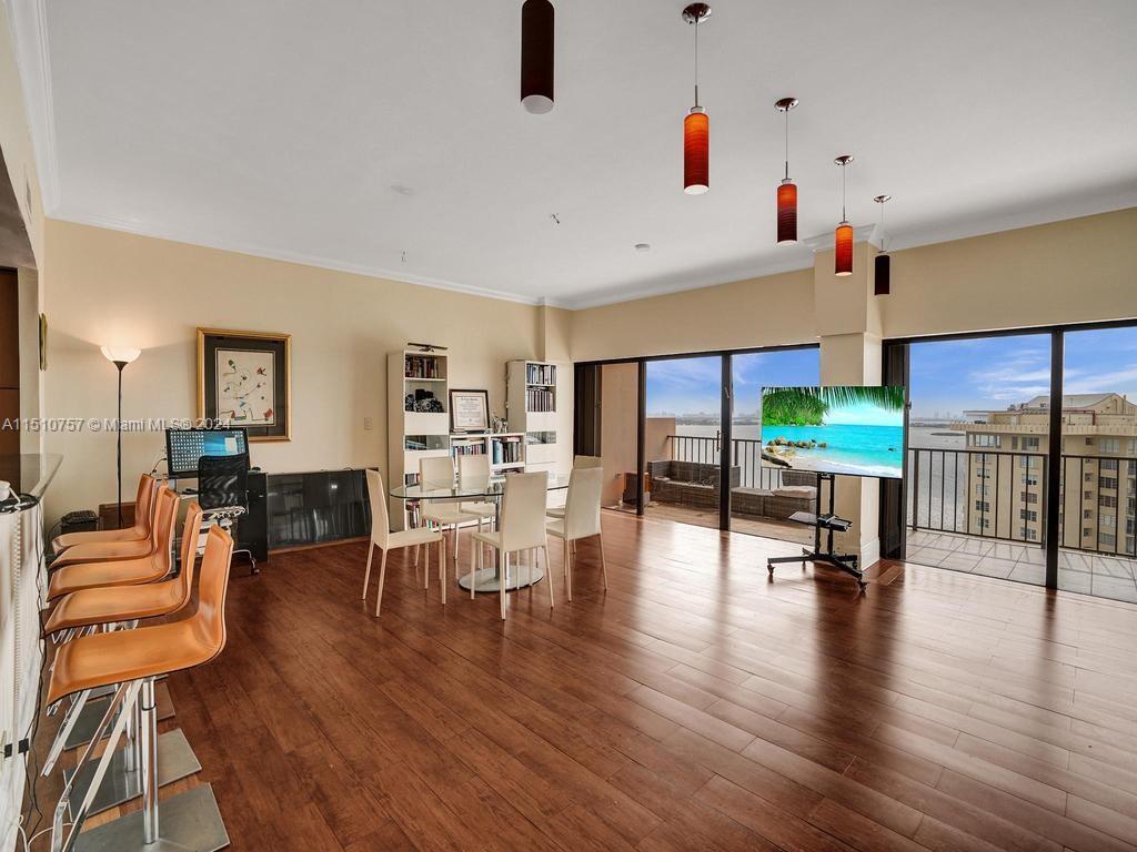 1800 NE 114th St Unit: PH07