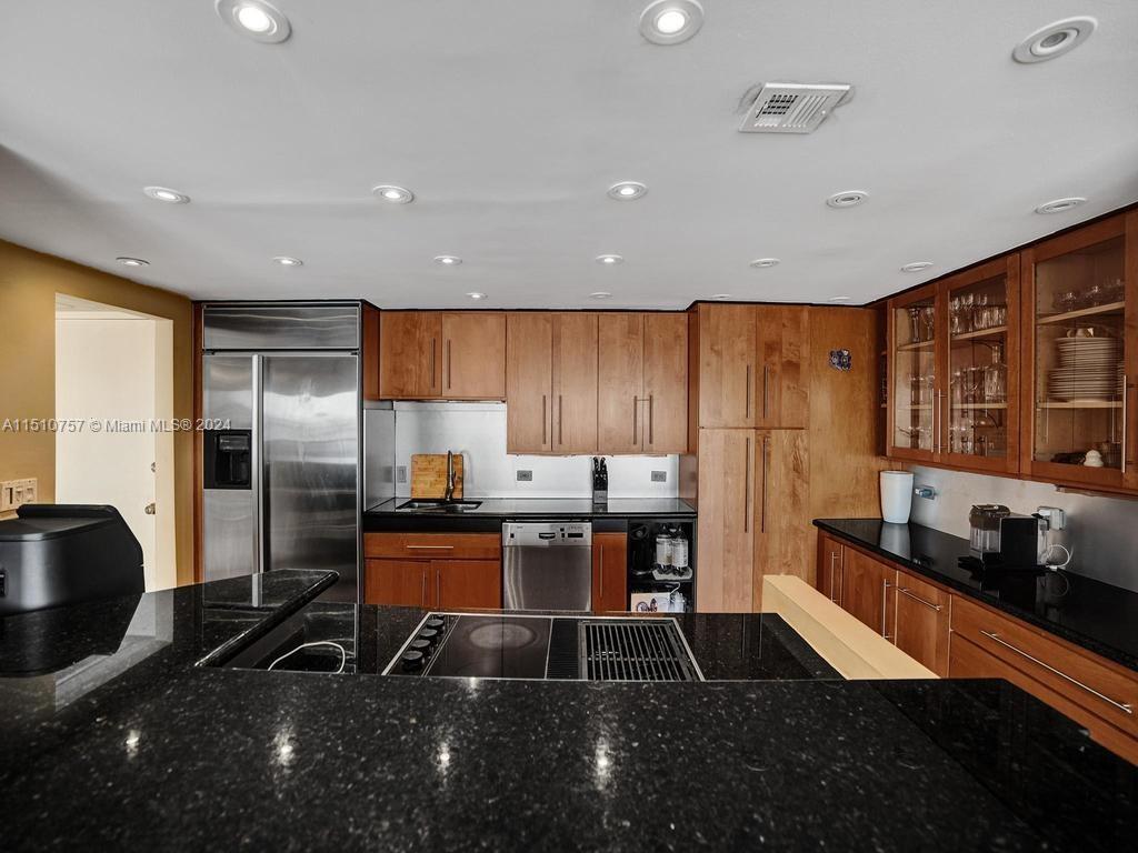1800 NE 114th St Unit: PH07