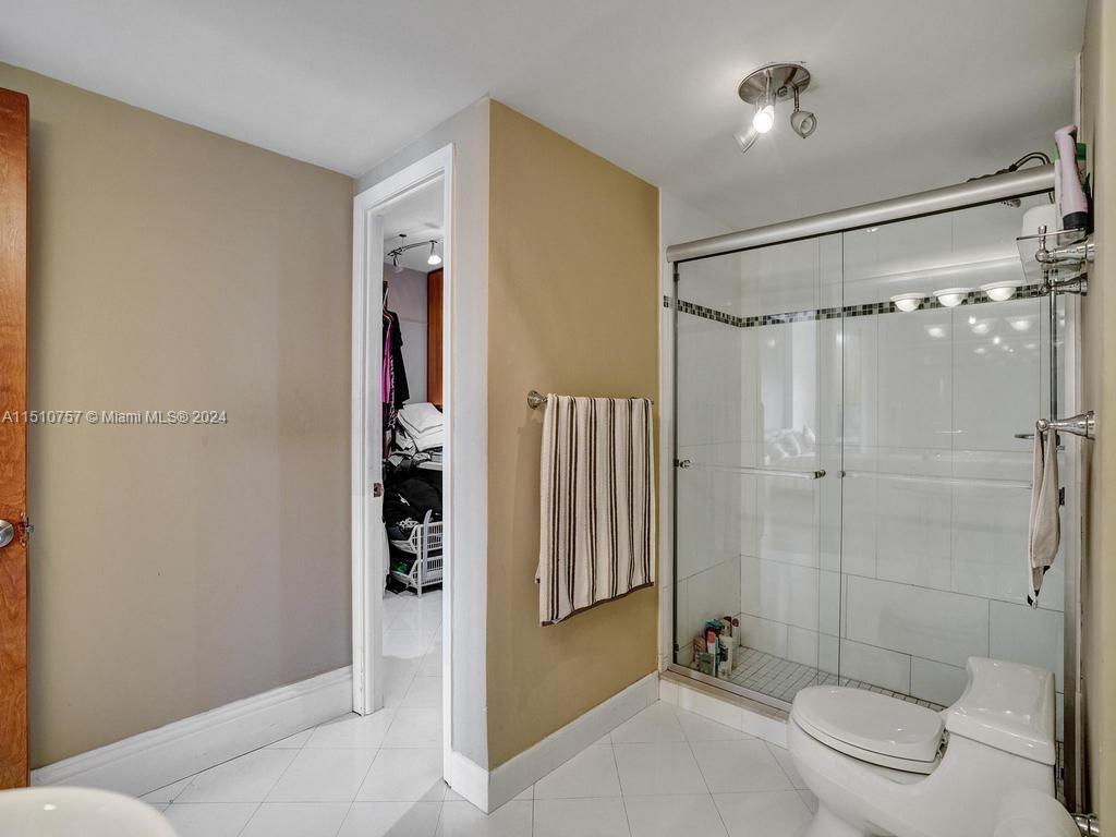 1800 NE 114th St Unit: PH07