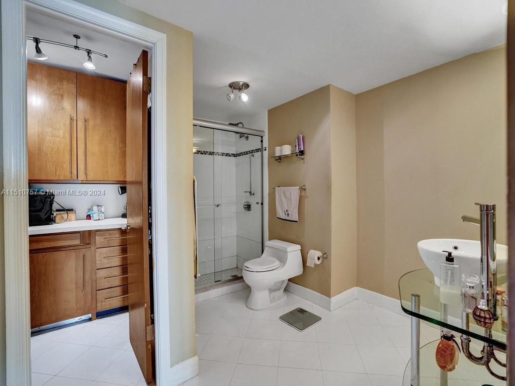 1800 NE 114th St Unit: PH07