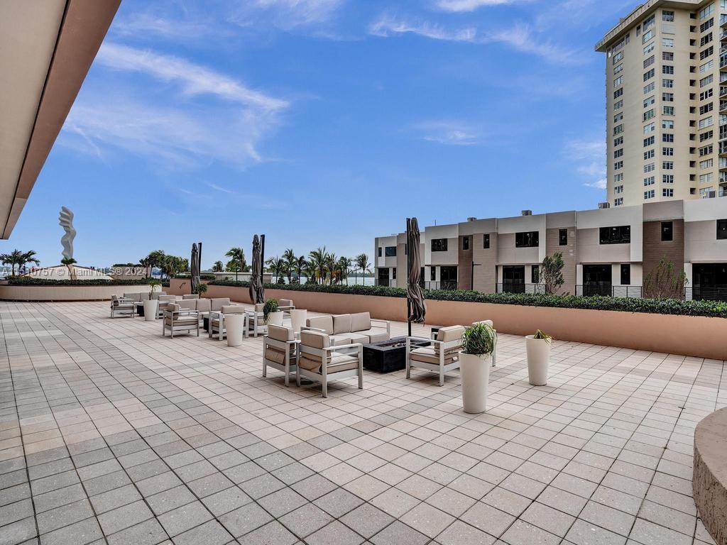 1800 NE 114th St Unit: PH07