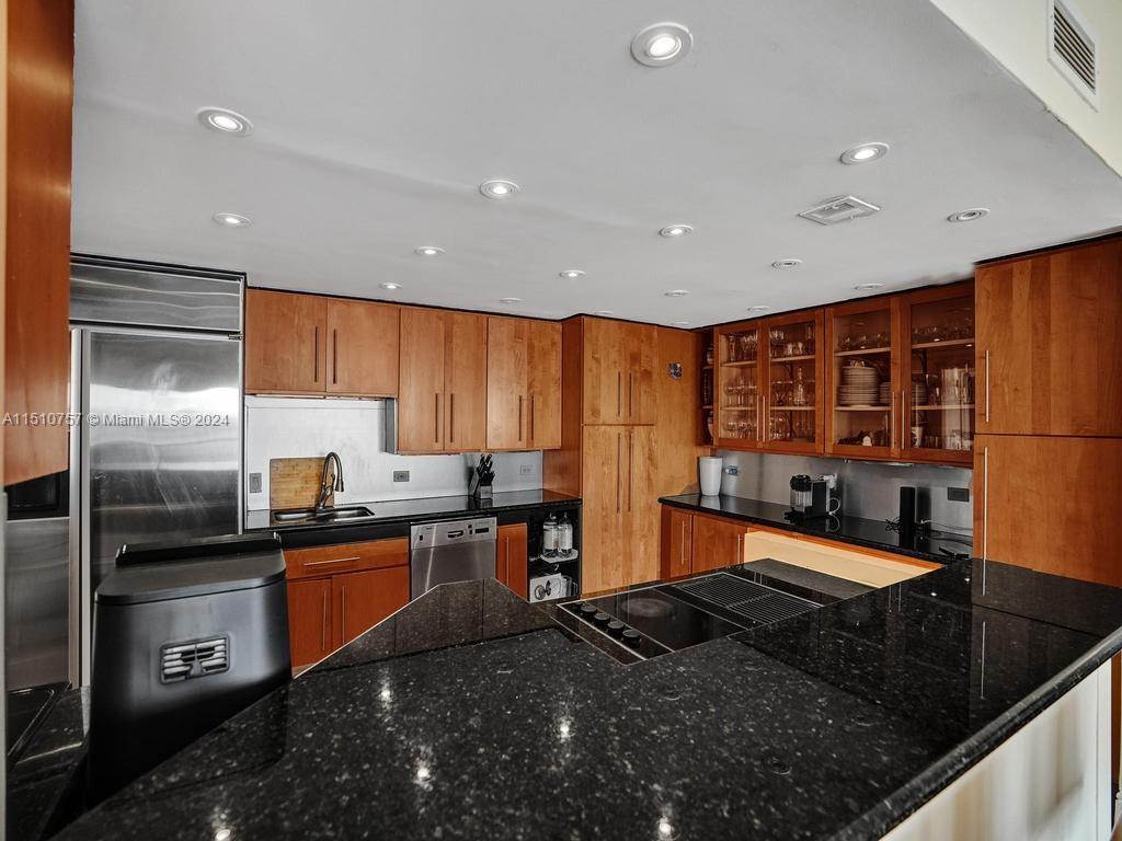 1800 NE 114th St Unit: PH07