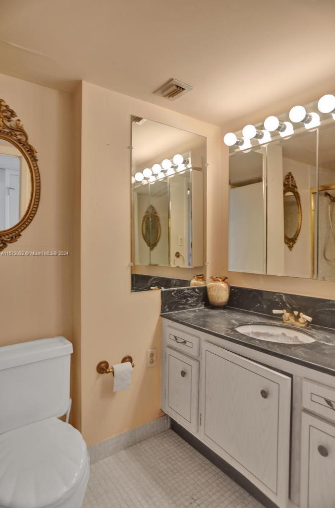 18051 Biscayne Blvd Unit: 304