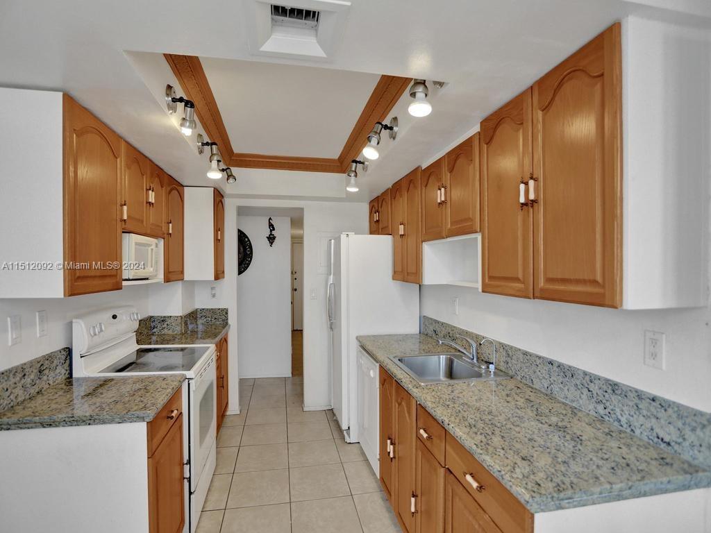18051 Biscayne Blvd Unit: 304