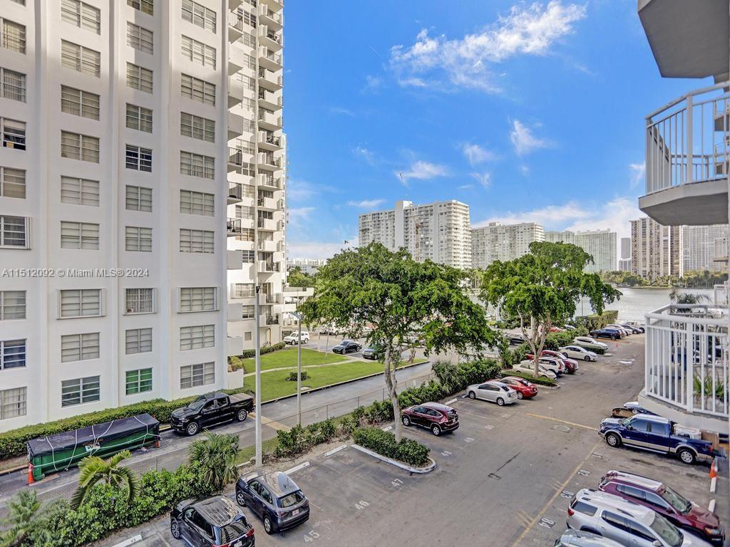 18051 Biscayne Blvd Unit: 304