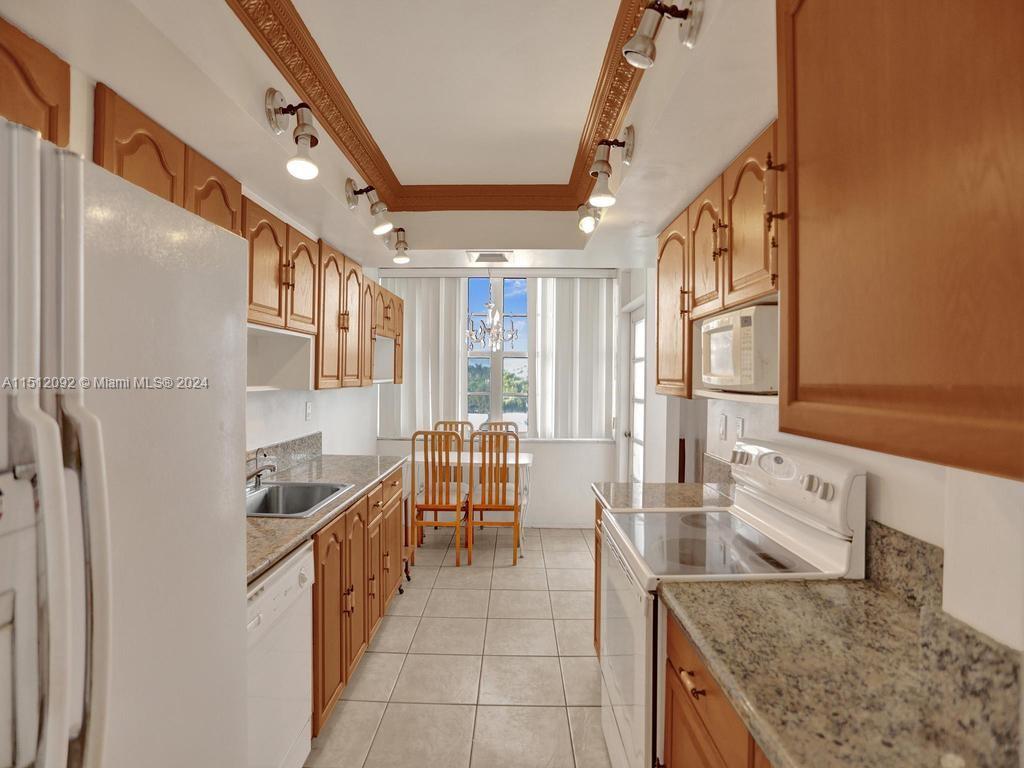 18051 Biscayne Blvd Unit: 304