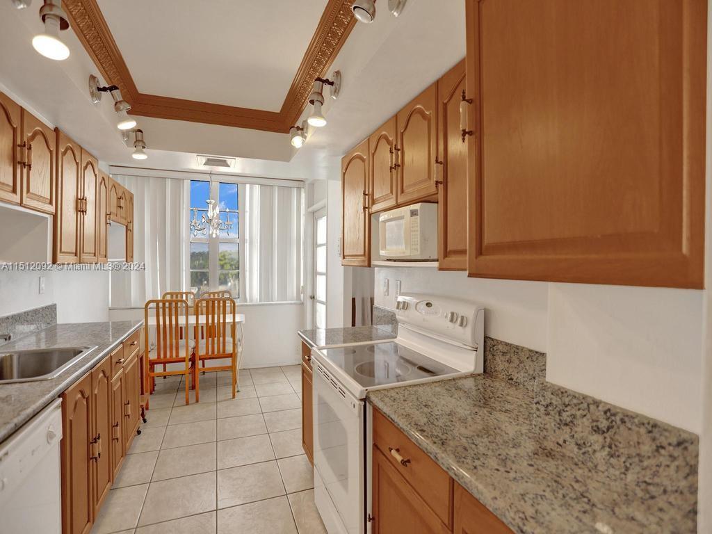 18051 Biscayne Blvd Unit: 304