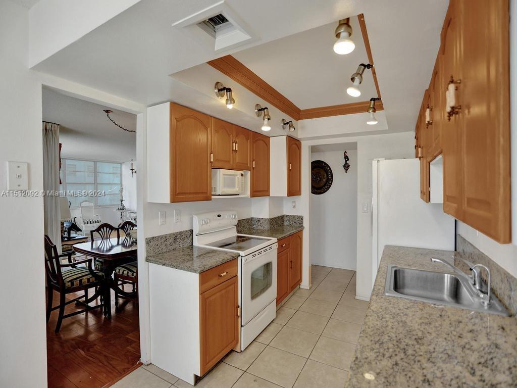 18051 Biscayne Blvd Unit: 304