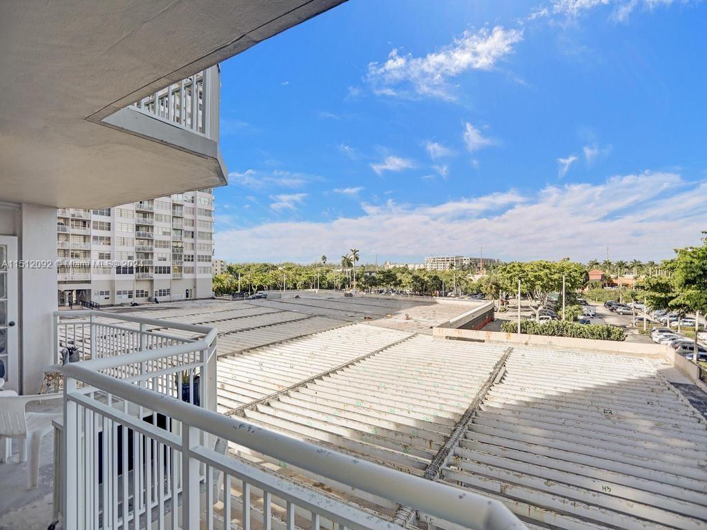 18051 Biscayne Blvd Unit: 304