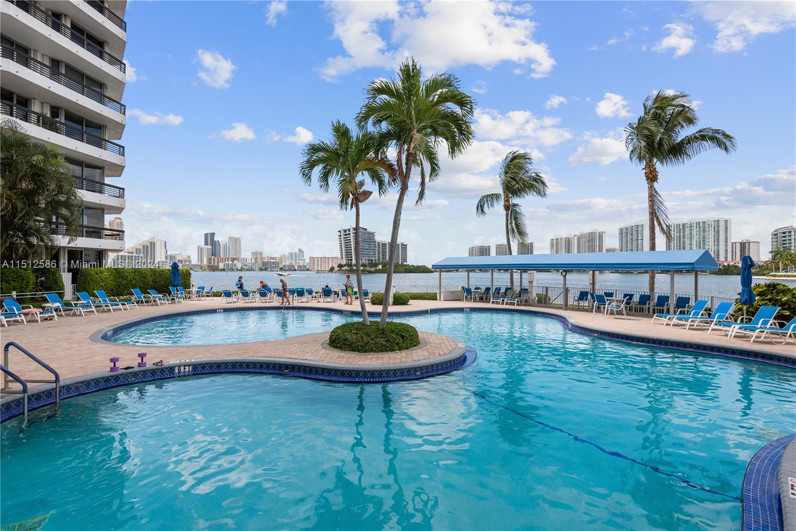 3530 Mystic Pointe Dr Unit: 2208