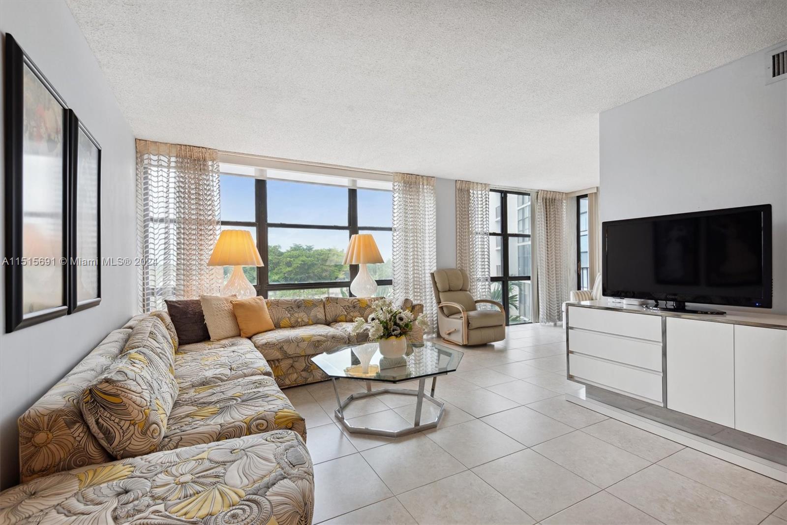 1000 Parkview Dr Unit: 423