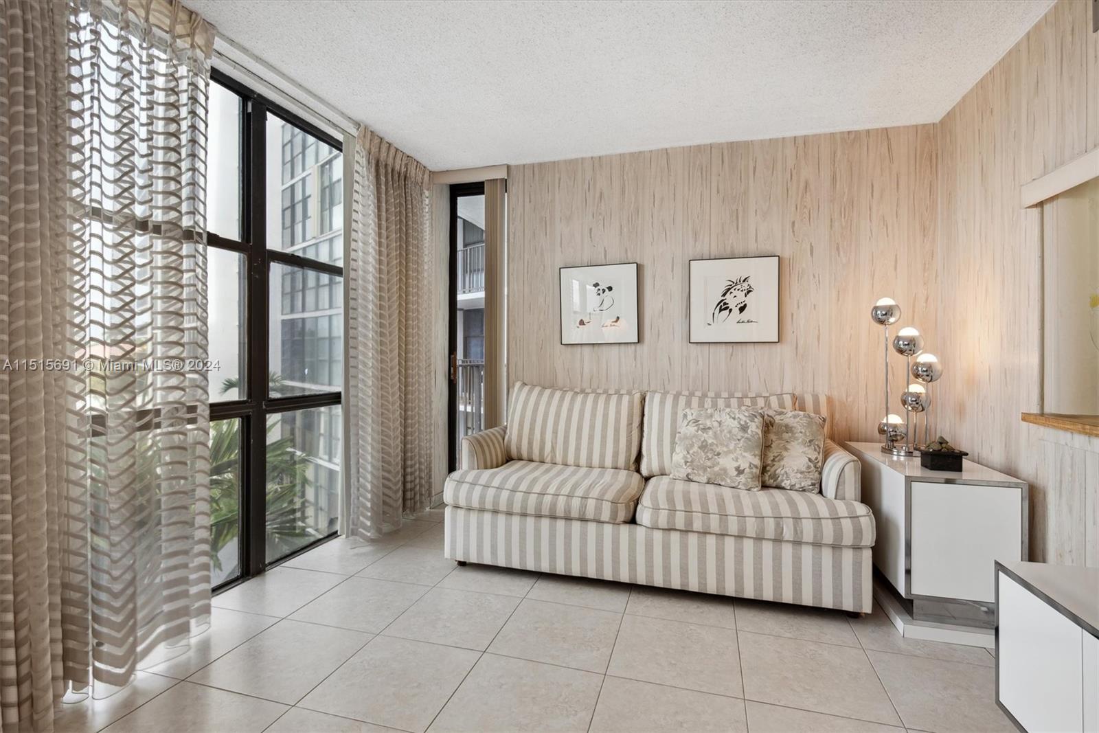 1000 Parkview Dr Unit: 423