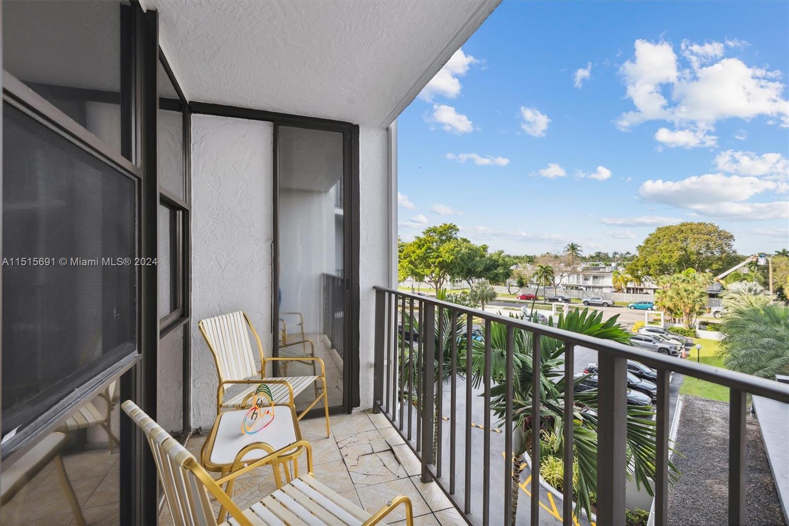1000 Parkview Dr Unit: 423