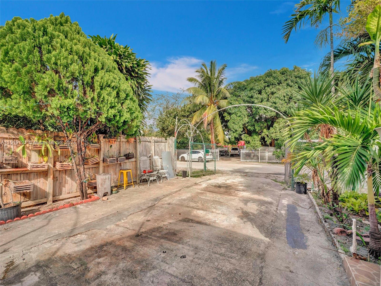 726 NW 116th St