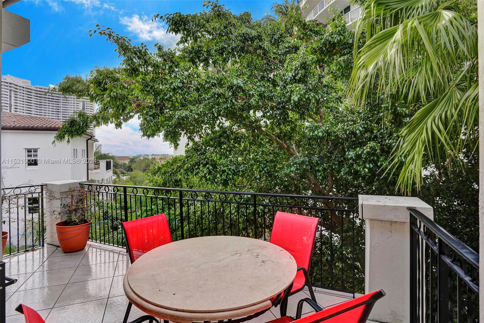 3900 Island Blvd Unit: PH-7