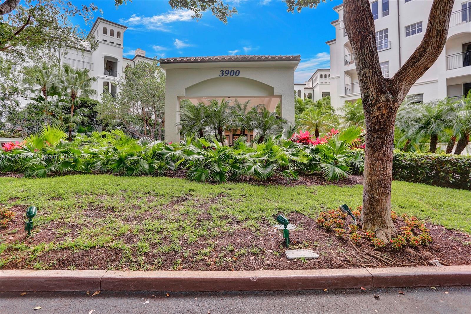3900 Island Blvd Unit: PH-7