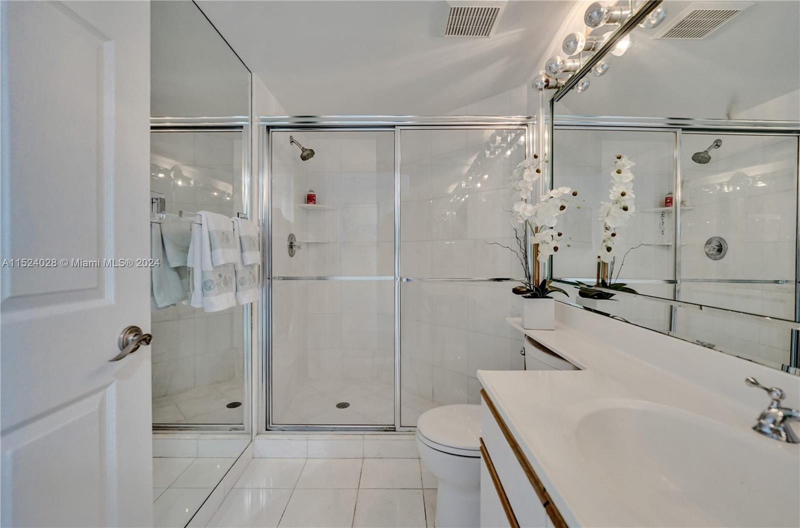 3500 Mystic Pointe Dr Unit: 3601