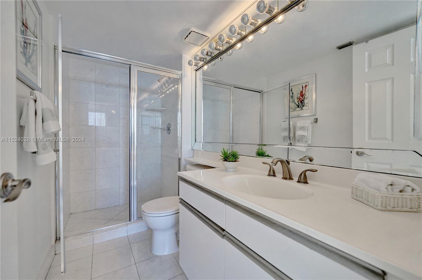 3500 Mystic Pointe Dr Unit: 3601
