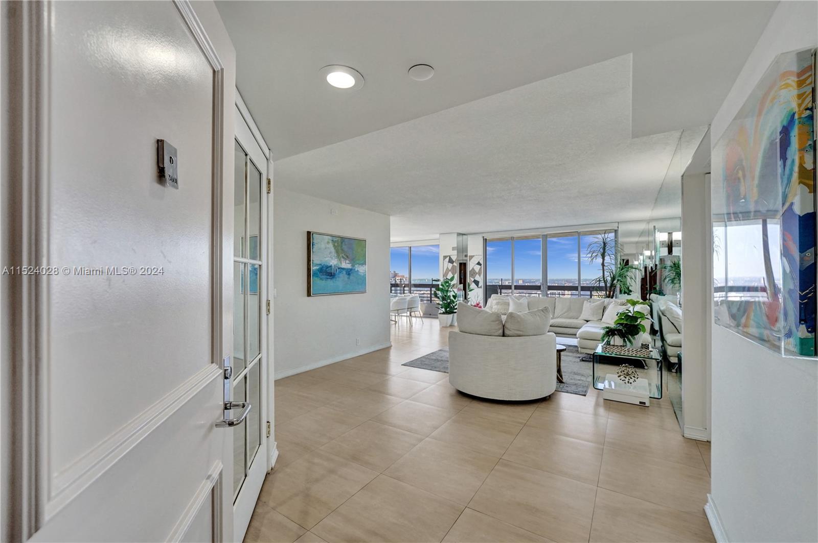 3500 Mystic Pointe Dr Unit: 3601